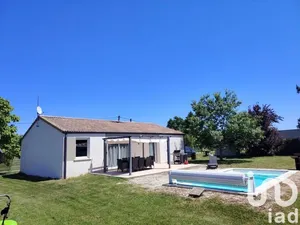Maison de campagne à Saugon (33920)