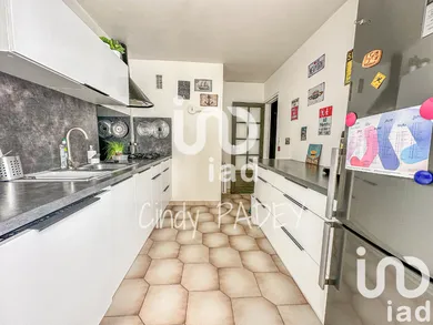 Appartement à Champs-sur-Marne (77420)