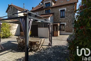 House at Plaisir (78370)