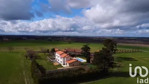 Demeure à Châtellerault  (86100)