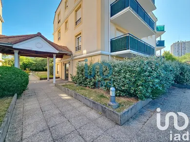 Apartment at Mantes-la-Ville (78711)