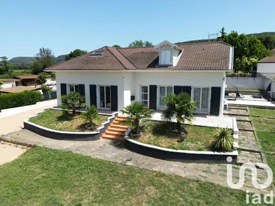 Maison traditionnelle à Leyrieu (38460)