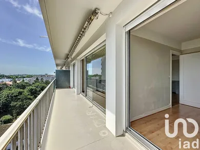 Apartment in La Rochelle (17000)