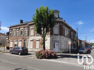 Building at Hirson (02500)
