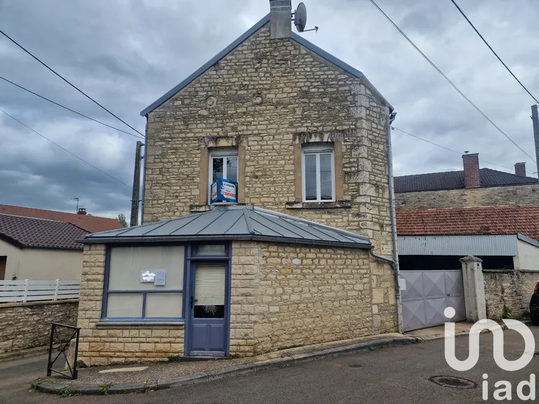 Maison 6 pièces 117 m² · à Lézinnes · 117 m² · 56 000 €