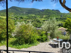 Maison traditionnelle à Sahune (26510)
