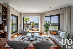 Duplex at Suresnes (92150)