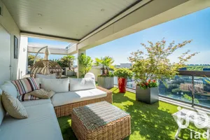 Duplex at Suresnes (92150)