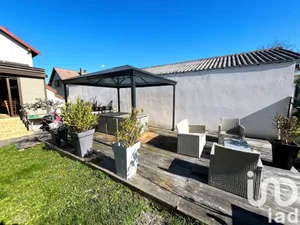 House at Saint-Parres-aux-Tertres (10410)