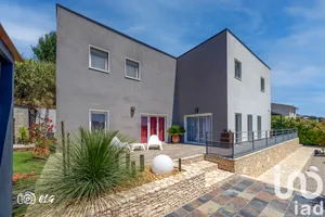 House in Bellegarde (30127)