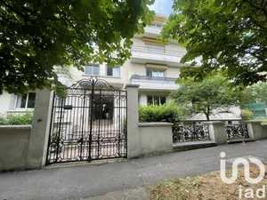 Apartment at Saint-Cloud (92210)