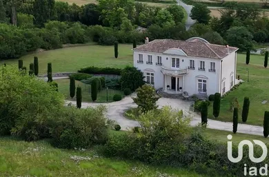 House at Montréal (11290)