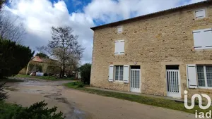 Maison de village à Longré (16240)