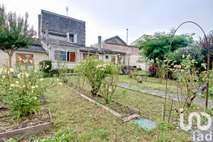 House at Macau (33460)