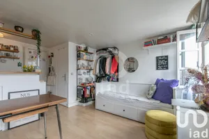 Apartment in Paris (75017)