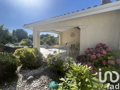 House at Martillac (33650)