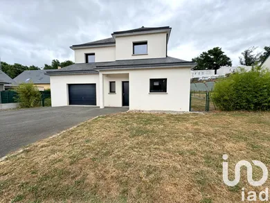 House at Laval (53000)