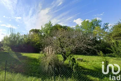 Building plot in Saint-Romain-la-Virvée (33240)