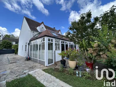 Maison d'architecte à Chaumontel (95270)