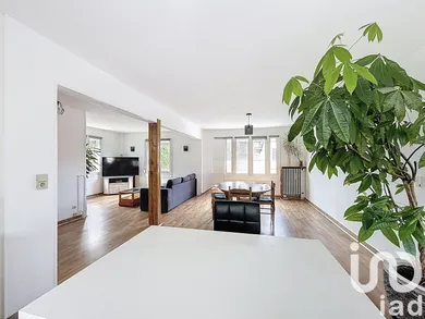 Village house at Cramant (51530)