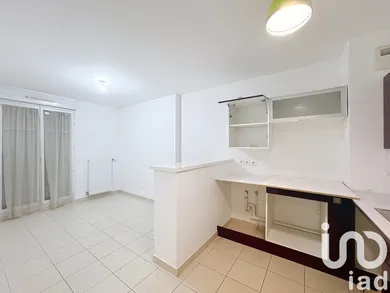 Apartment in Pontault-Combault (77340)