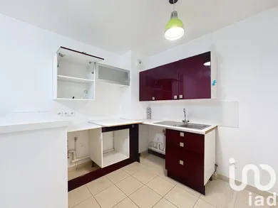 Apartment in Pontault-Combault (77340)