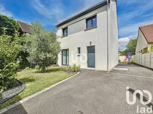 House at Pontault-Combault (77340)