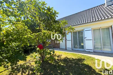 Detached house in Le Mesnil-Saint-Denis (78320)