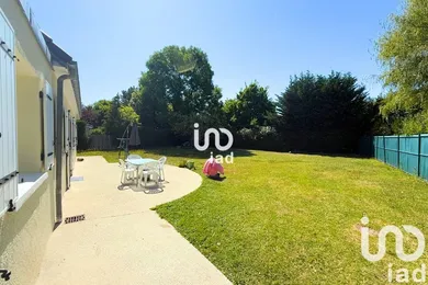 Detached house in Le Mesnil-Saint-Denis (78320)