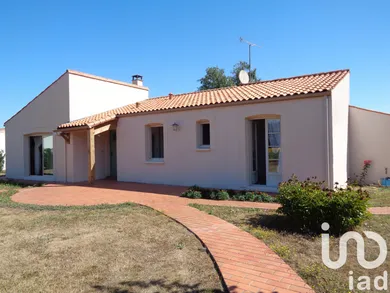 House at Saint-Georges-des-Coteaux (17810)