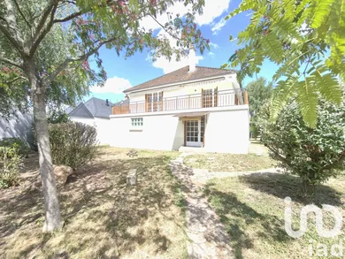 House at Château-Gontier (53200)