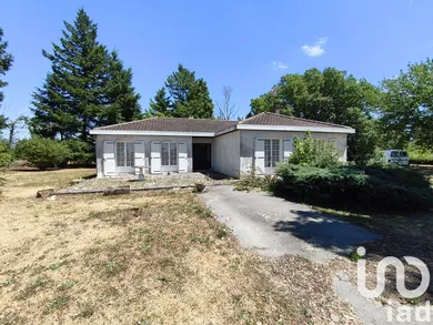 Park home at Vanzay (79120)