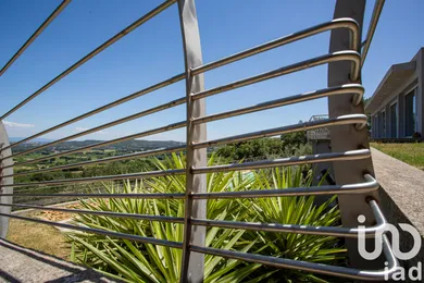 Architectural house in Rochefort-du-Gard (30650)