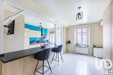 House at Bury (60250)