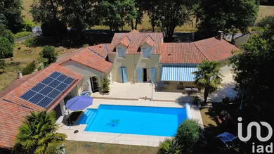 Maison d'architecte à Vouneuil-sous-Biard (86580)