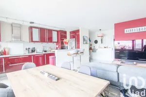 Apartment at Montrouge (92120)