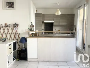 Apartment in Marignane (13700)