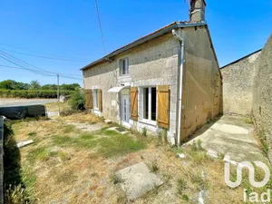 Village house at Saulgé (86500)
