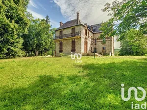 Building at Follainville-Dennemont (78520)