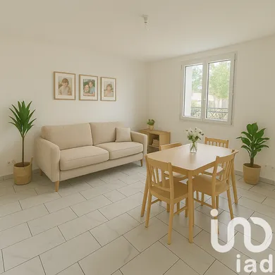 Apartment at Bondy (93140)