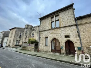 Immeuble à Saint-Macaire (33490)