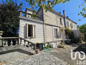 Mansion at Sainte-Foy-la-Grande (33220)