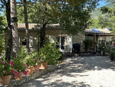 Mas at Montjoux (26220)