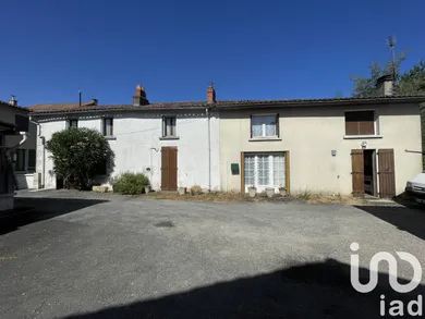 Traditional house at Sauzé-Vaussais (79190)