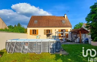 Traditional house in Auvers-Saint-Georges (91580)
