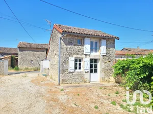 House at Chaunay (86510)