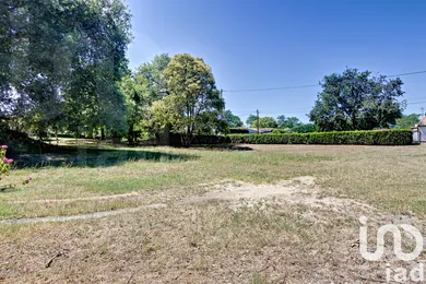 Terrain à bâtir à Soussans (33460)