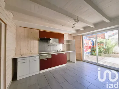 Townhouse at Saint-Pierre-Église (50330)