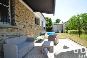 Maison à Saint-Thibault-des-Vignes (77400)
