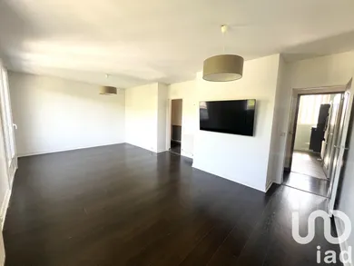 Apartment in Laval (53000)